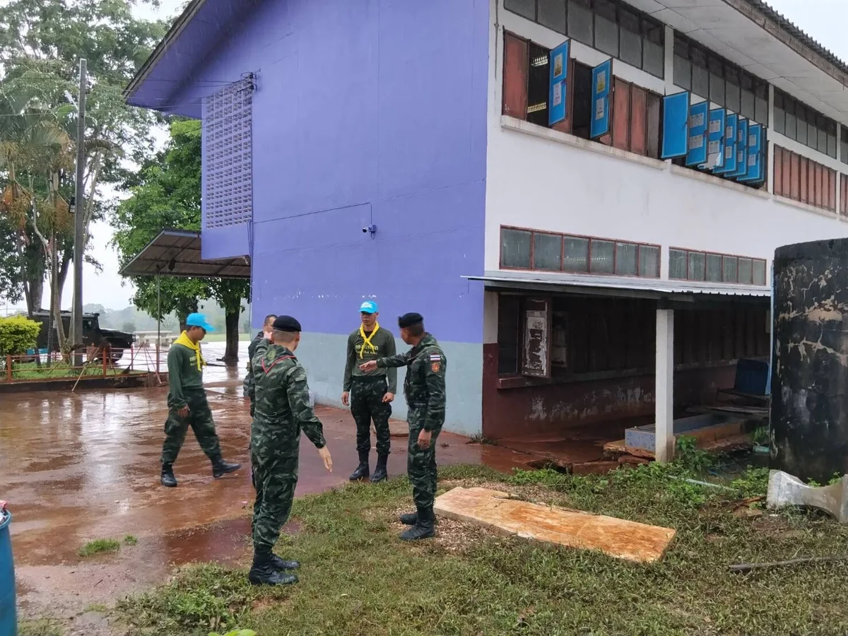Military Unit 423 Rushes to Protect Tak School with Sandbag Barriers Following Flashflood Damage